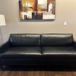 Like-New Ethan Allen Black Leather Sofa – Modern & Comfortable!