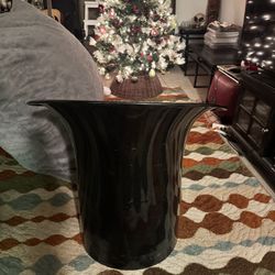 2 Plastic Black Chairs 25 $ Each One 