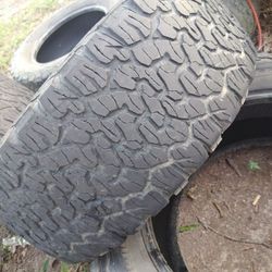 Tires 35 -12.50- 20