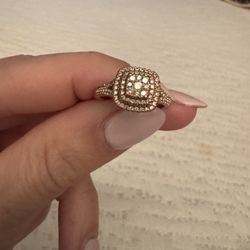 Women’s Diamond Ring