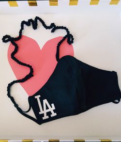 Dodger mask w/cordholder