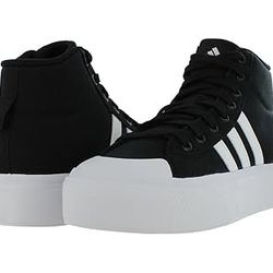 
adidas Women's Shoes
Size 11