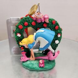2021 Disney Alice in Wonderland Legacy Ornament New in Box