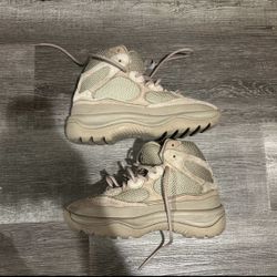 Yeezy Desert Boot Rock 2019 Size 7.5