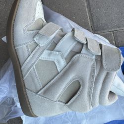 Brand names ladies shoes 