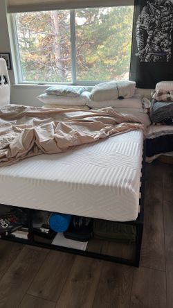Queen Mattress + Platform Bed Frame – Excellent Condition
