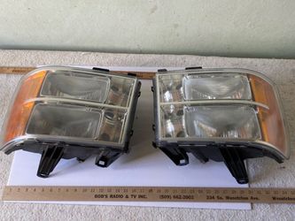 Used GMC sierra 2007 1500 headlights