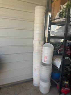 5 gallon buckets