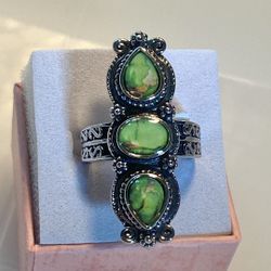 GORGEOUS UNIQUE GREEN TURQUOISE Ring Size 8