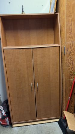 Very good condition storage cabinet
