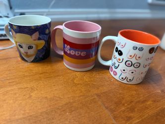 Assorted mugs