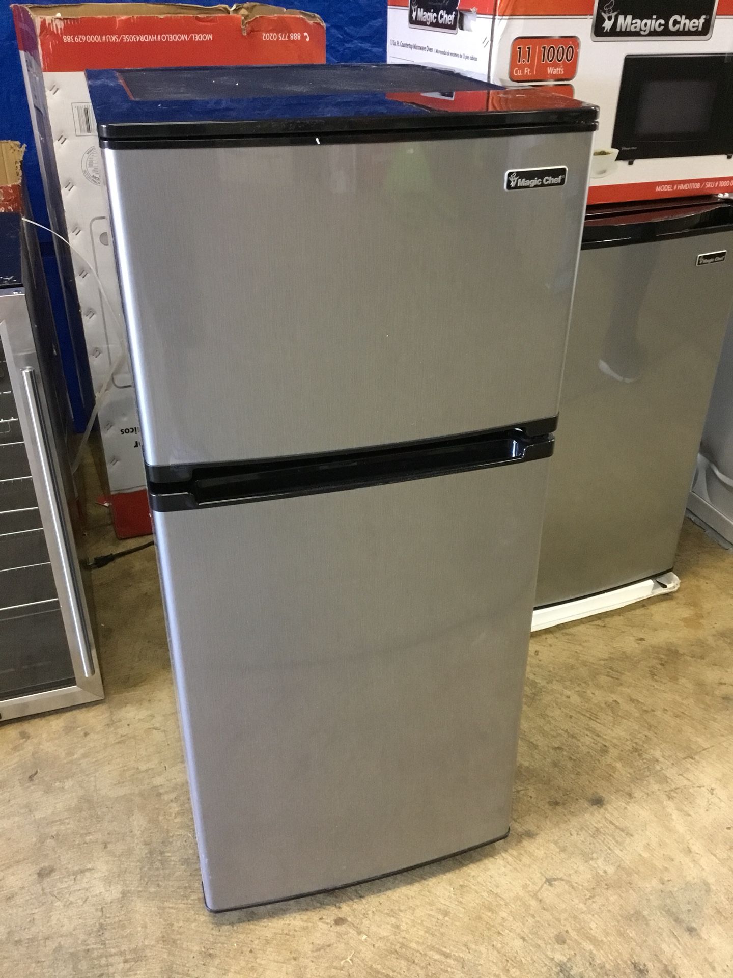 Magic Chef 4.3 cu. ft. Mini Refrigerator in Stainless Look HVDR430SE