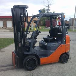 Quad 4 Stage Toyota 5K LB Capacity Forklift 