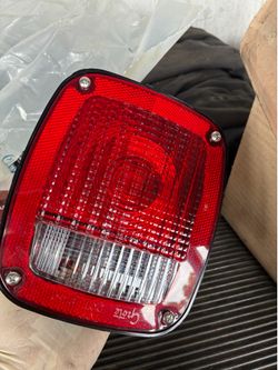 Genuine Ford 5C3Z-13404-AA Stop and Flash Lamp Assembly