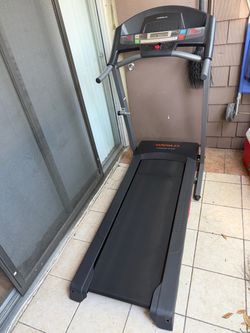 Weslo Cadence G 5.9 Treadmill –Great ConditionFoldable, 10 MPH