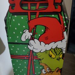 2025 McDonald's Grinch Meal Boxes+socks