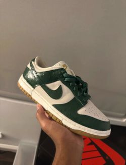 Nike Dunk Low SE “Gorge Green” (Patent Leather)