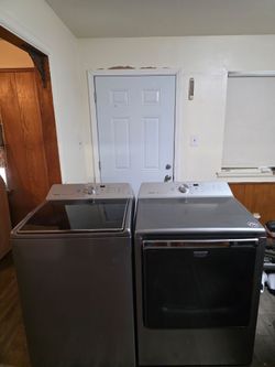 MAYTAG STAINLESS STEEL WASHER AND DRYER SET BOTH ELECTRIC XL CAPACITY 5.3 CU GOOD CONDITION HEAVY DUTY DELIVERY AVAILABLE FOR EXTRA FEE