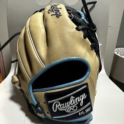 Rawlings 11.5'' Heart of the Hide Series Baseball Glove