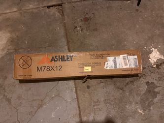 NEW Ashley Twin Low Profile Foundation – Sealed in Box