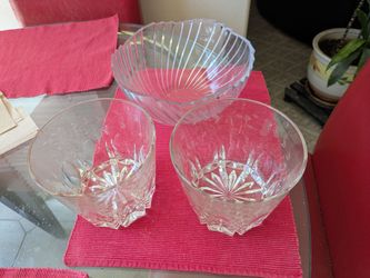 Decorative glassware set has two tumblers and one Mikasa bowl