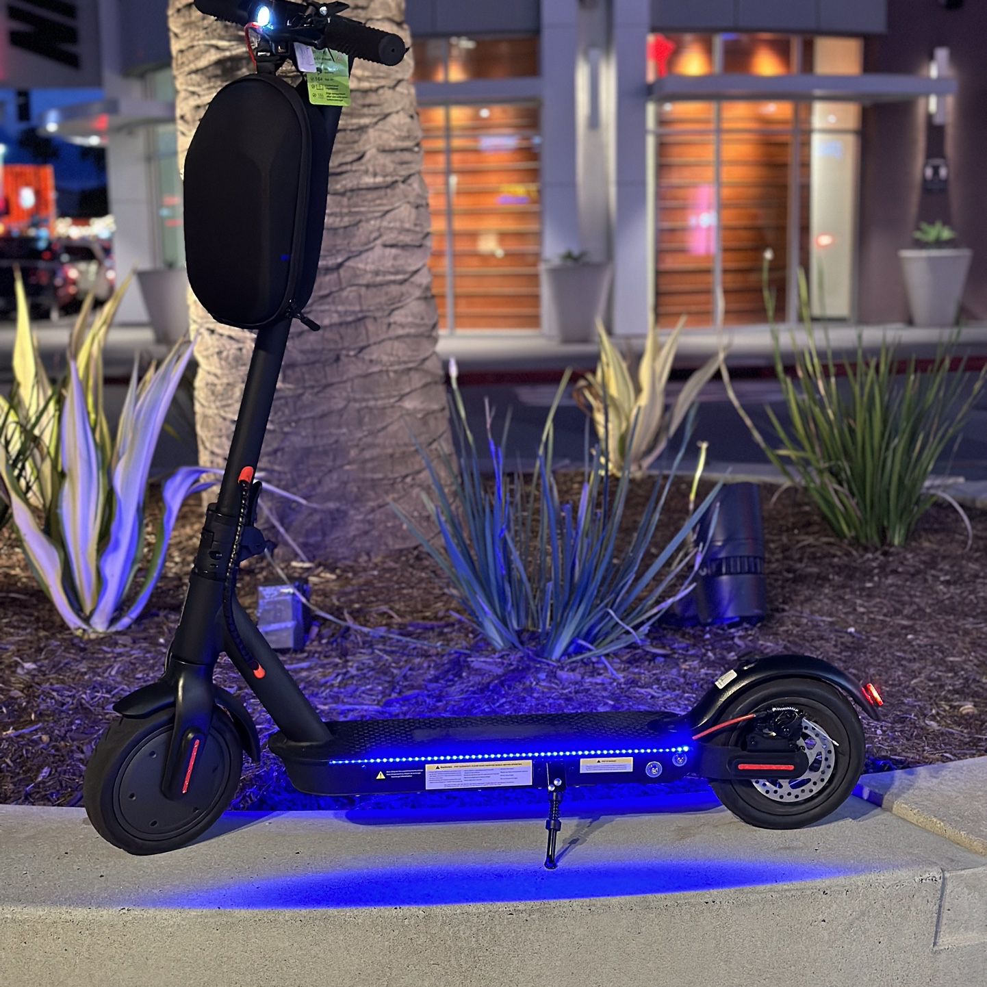 Electric Scooter (NEW WITH WARRANTY) 