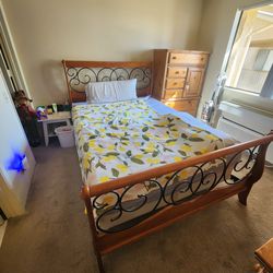 Queen Bed Set