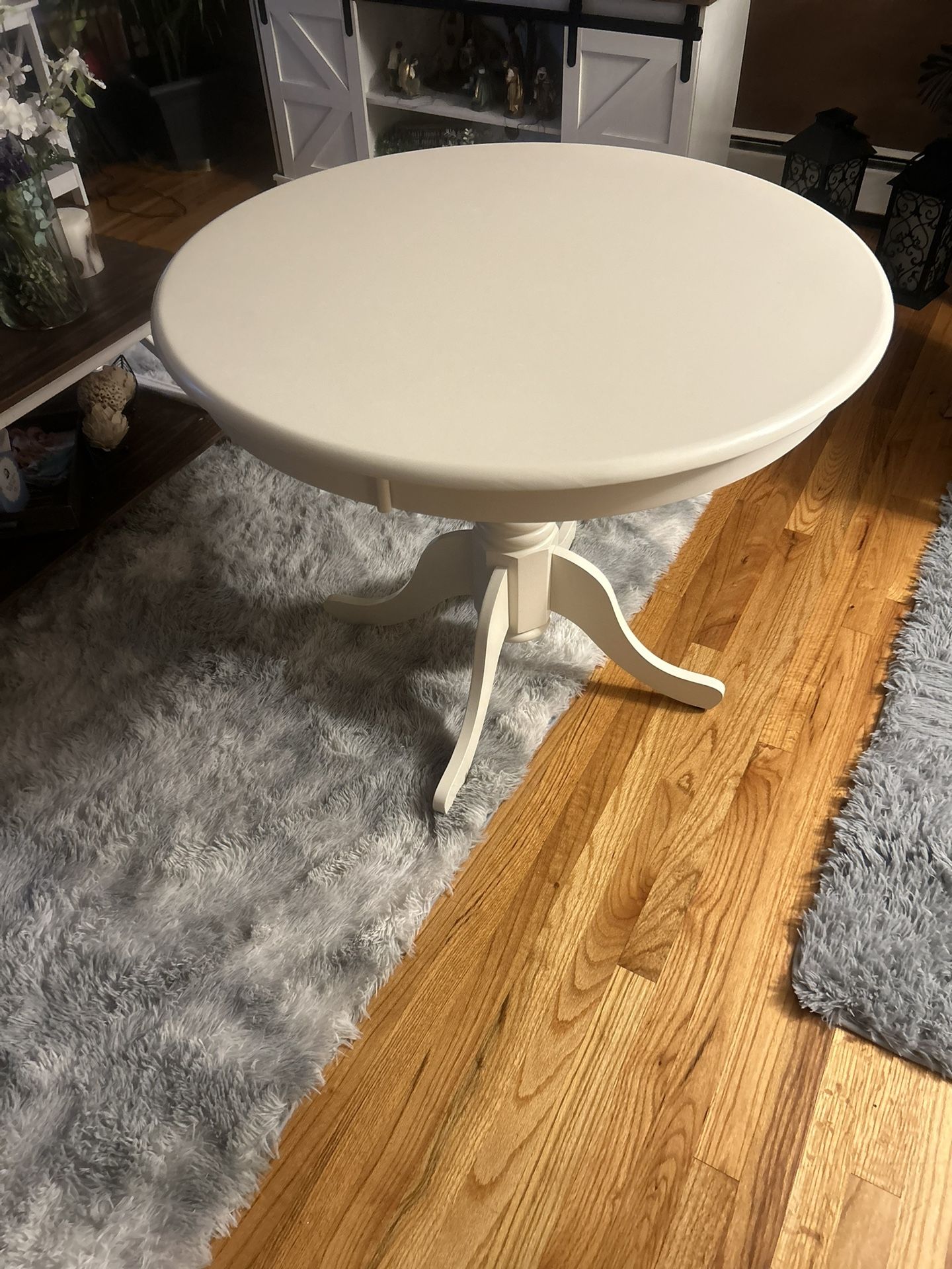 Nice dining table like new