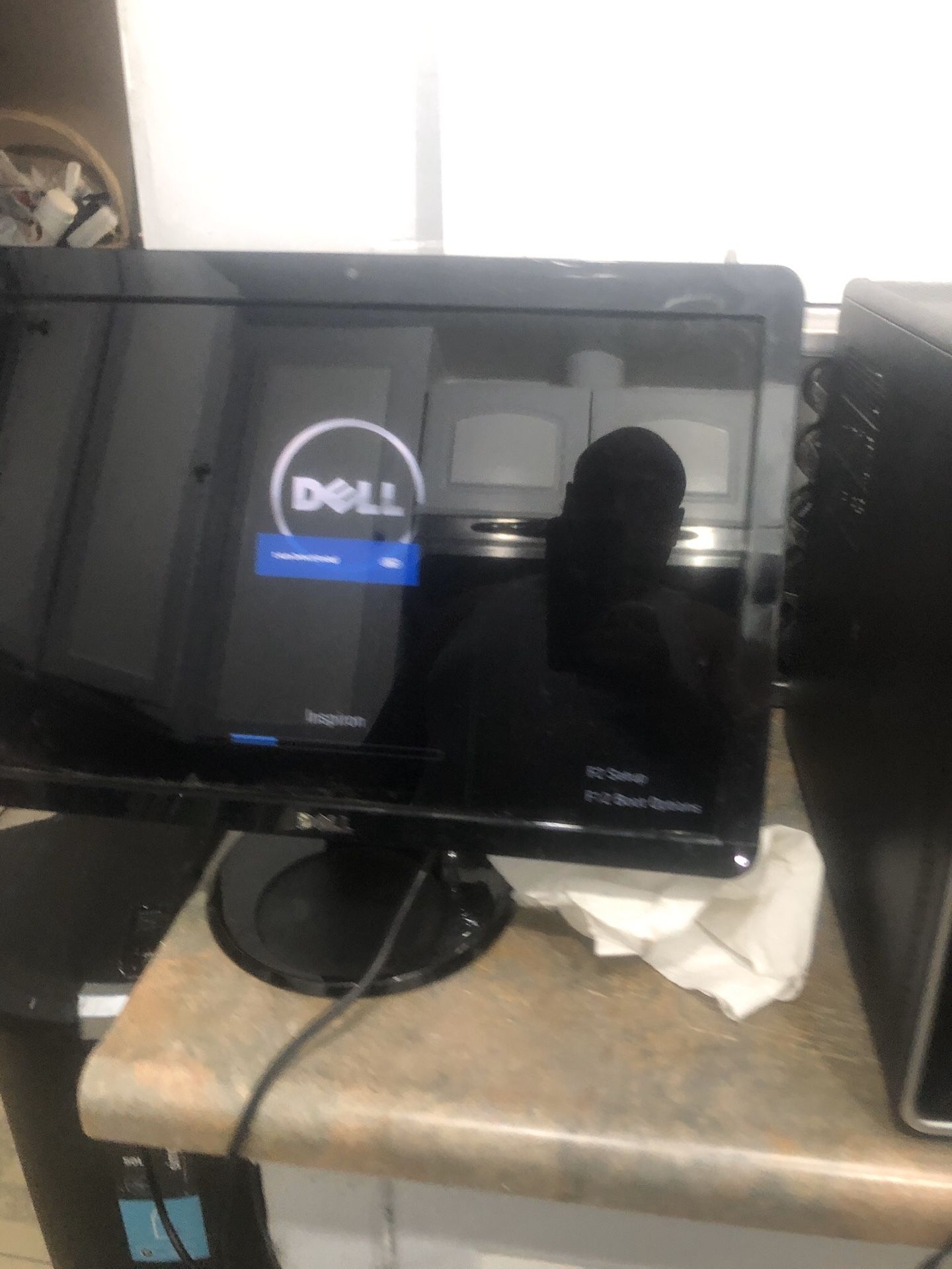Dell computer with sound bar