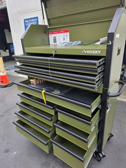 Husky Standard Duty 42 in. x 18 in. D 12- Drawer Matte Army Green Roling Tool Chest Combo has a dent