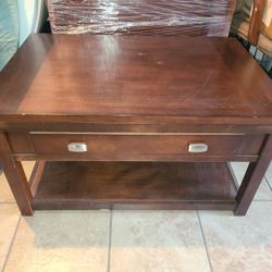 Coffee Table With Hidden Conpartmen