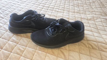 Nike Shoes Adult 6.5Y Fits Like A 7