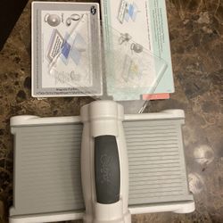 Sizzix Machine And Accessories 