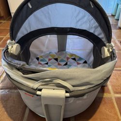 Fisher-Price Portable Bassinet On-The-Go Baby Dome 