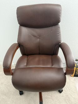 Lazy Boy Leather Chair $200
