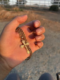 14k Gold Chain & Pendant