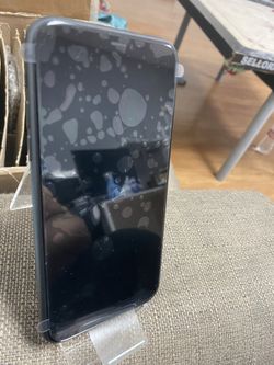 iPhone 11 64 gn unlocked