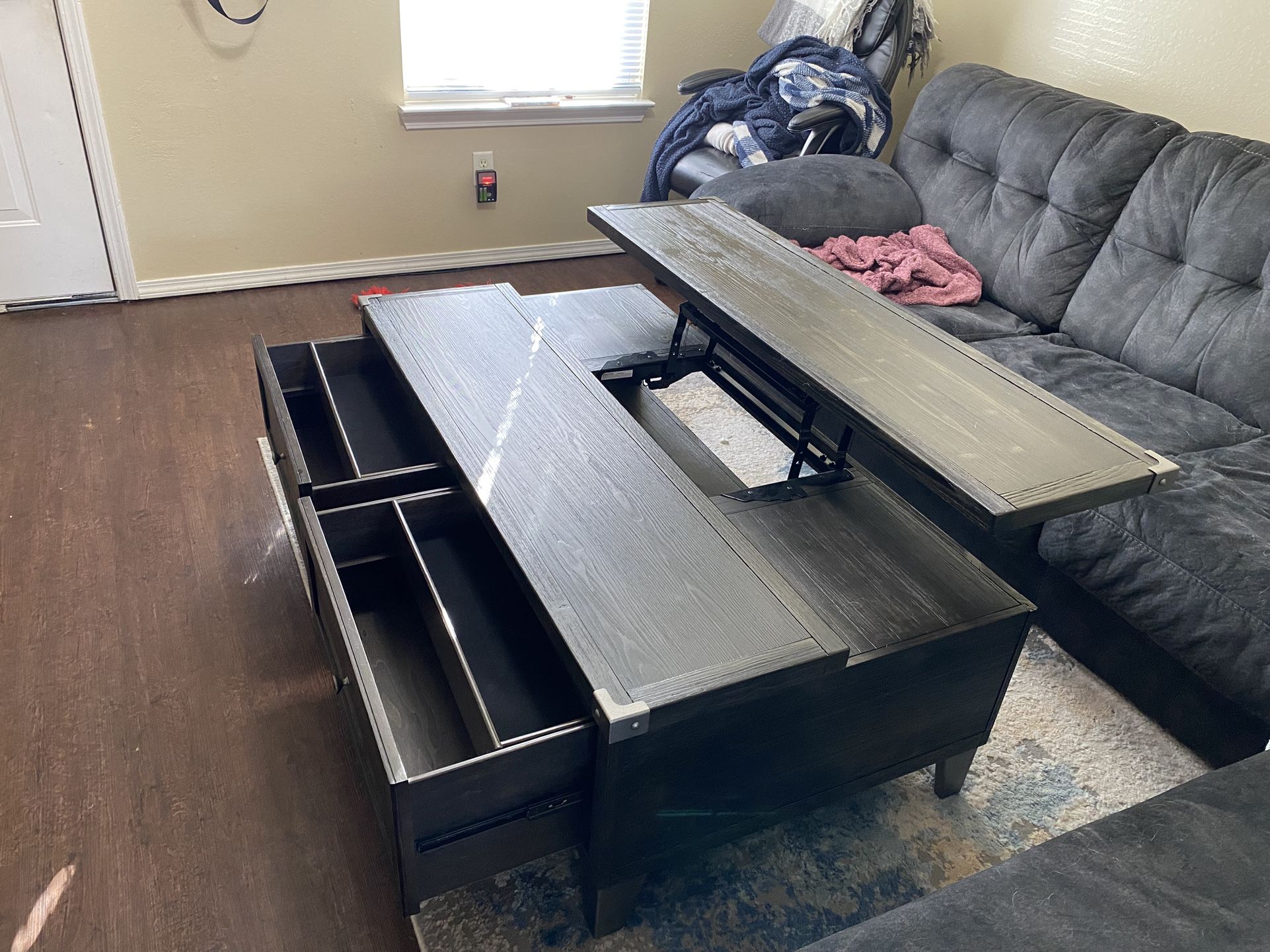 Easy Lift Top Coffee Table