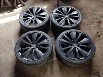 5x 114.3 19 INCH WHEELS WITH TIRES