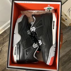 Jordan 4 Bred