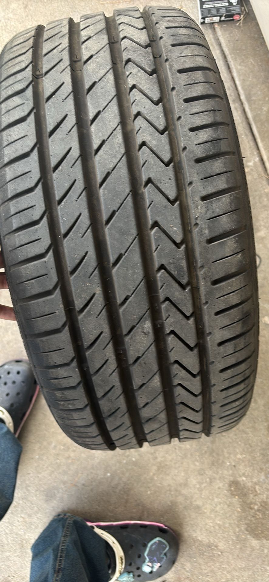LX Twenty Tire 245/35/19