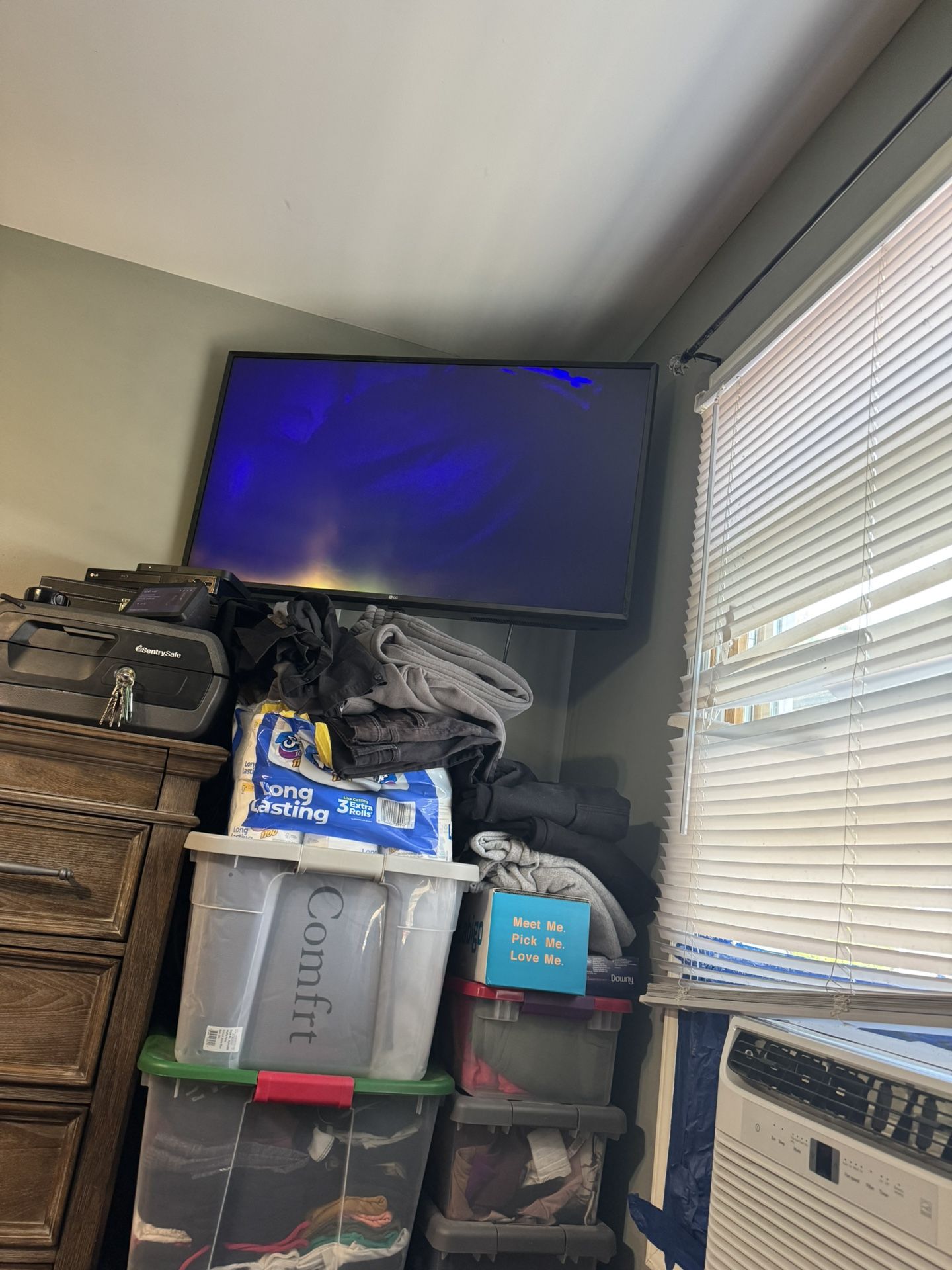 43’ Flatscreen 