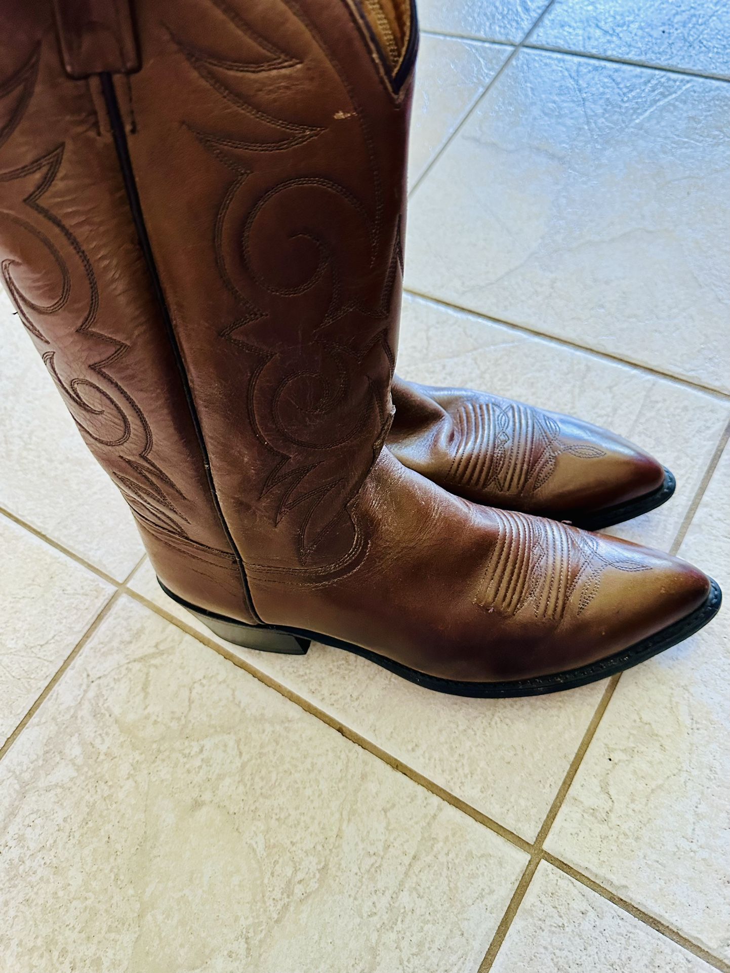 Boots Like New