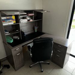 Incredible Office Desk (comes With Chair) 