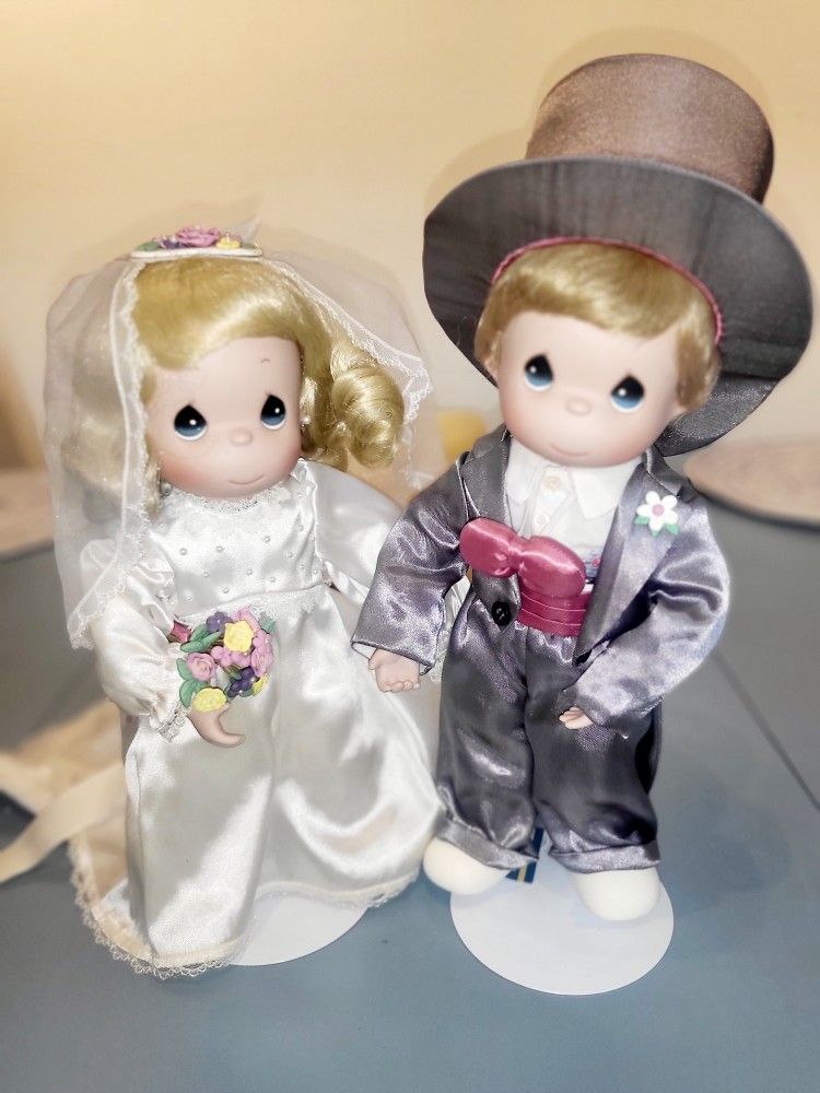 Precious Moments Free Standing Bride And Groom