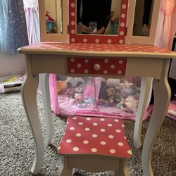 Kids Vanity Table with Stool