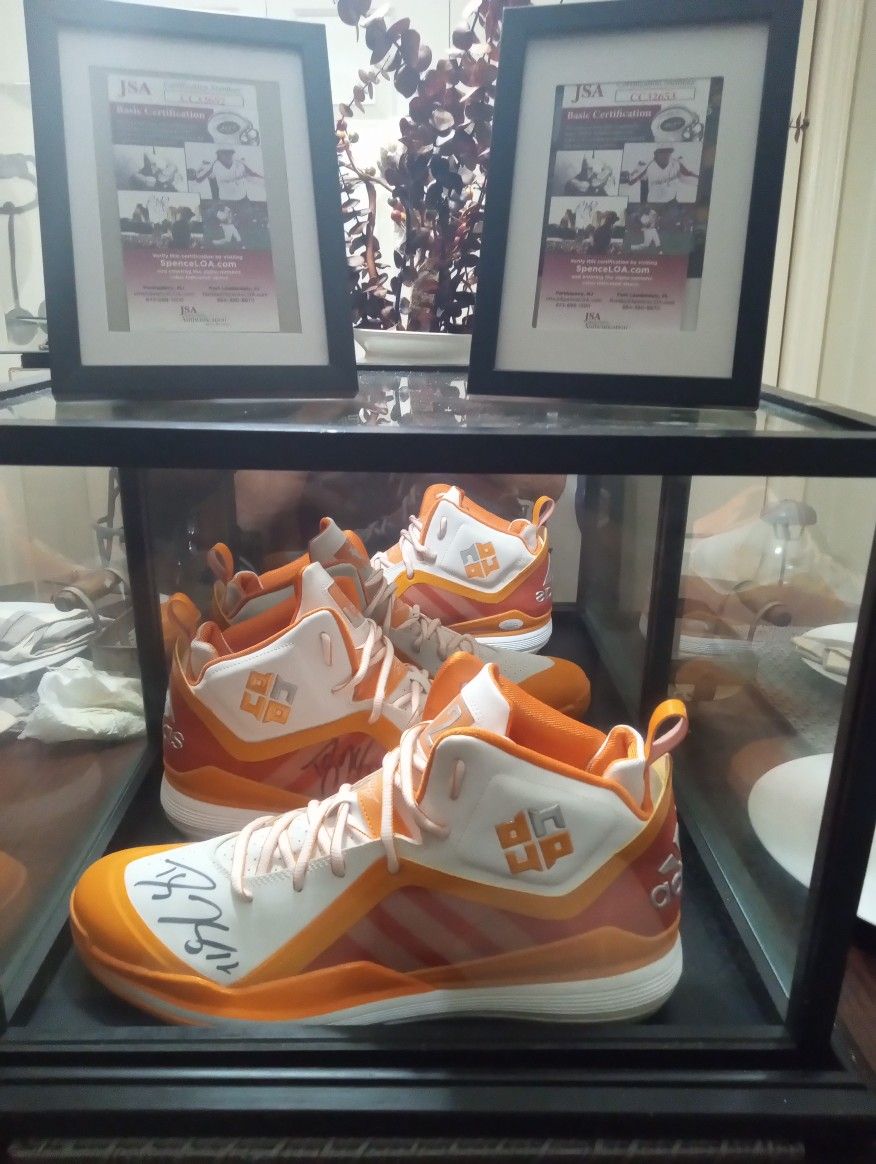 Very Rare Dwight Howard Double Signed Signature Basketball Shoes And Glass Case Both With JSA Certificate Of Authenticity