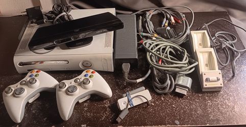 Xbox 360 Console & Accessories Bundle