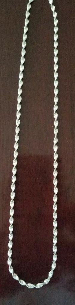 twisted sterling silver neck chain measuring 18" long