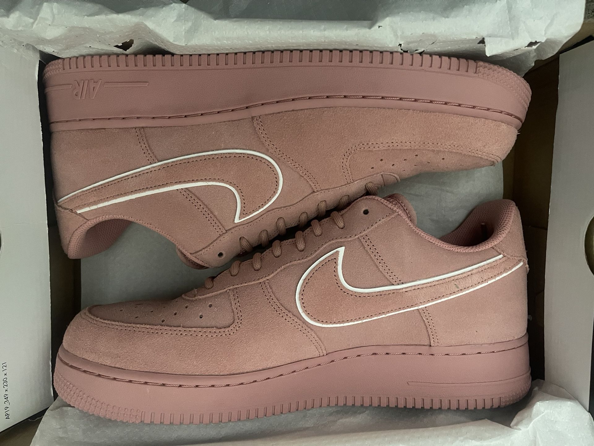 Air Force 1 ‘07 LV8 Suede Red Stardust